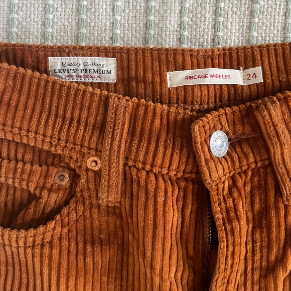 Levi’s corduroy flare pants - Picture 2 of 4